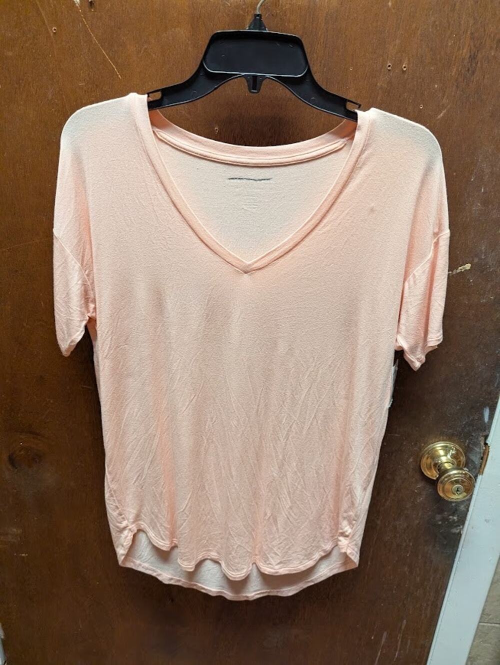 NEW American Eagle Vneck short sleeve round hem tee shirt Tshirt Size XS peach